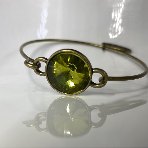 Plunder Peridot Colored Bracelet - Picture 1 of 4